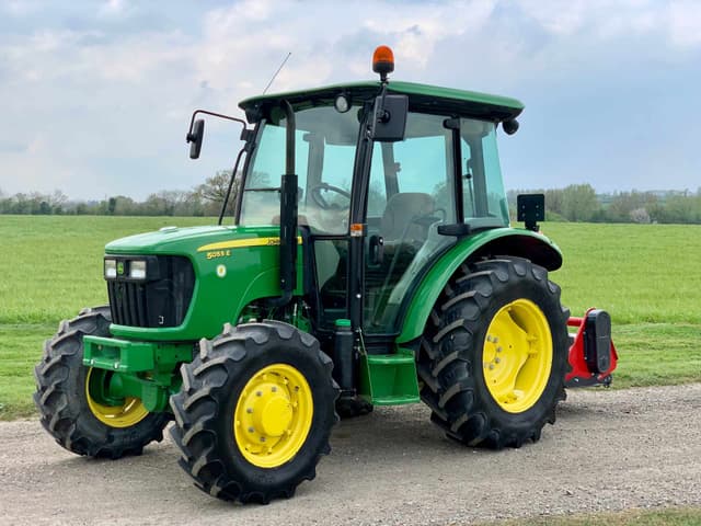 John Deere 5055E 5065E 5075E Tractors Operator's Manual